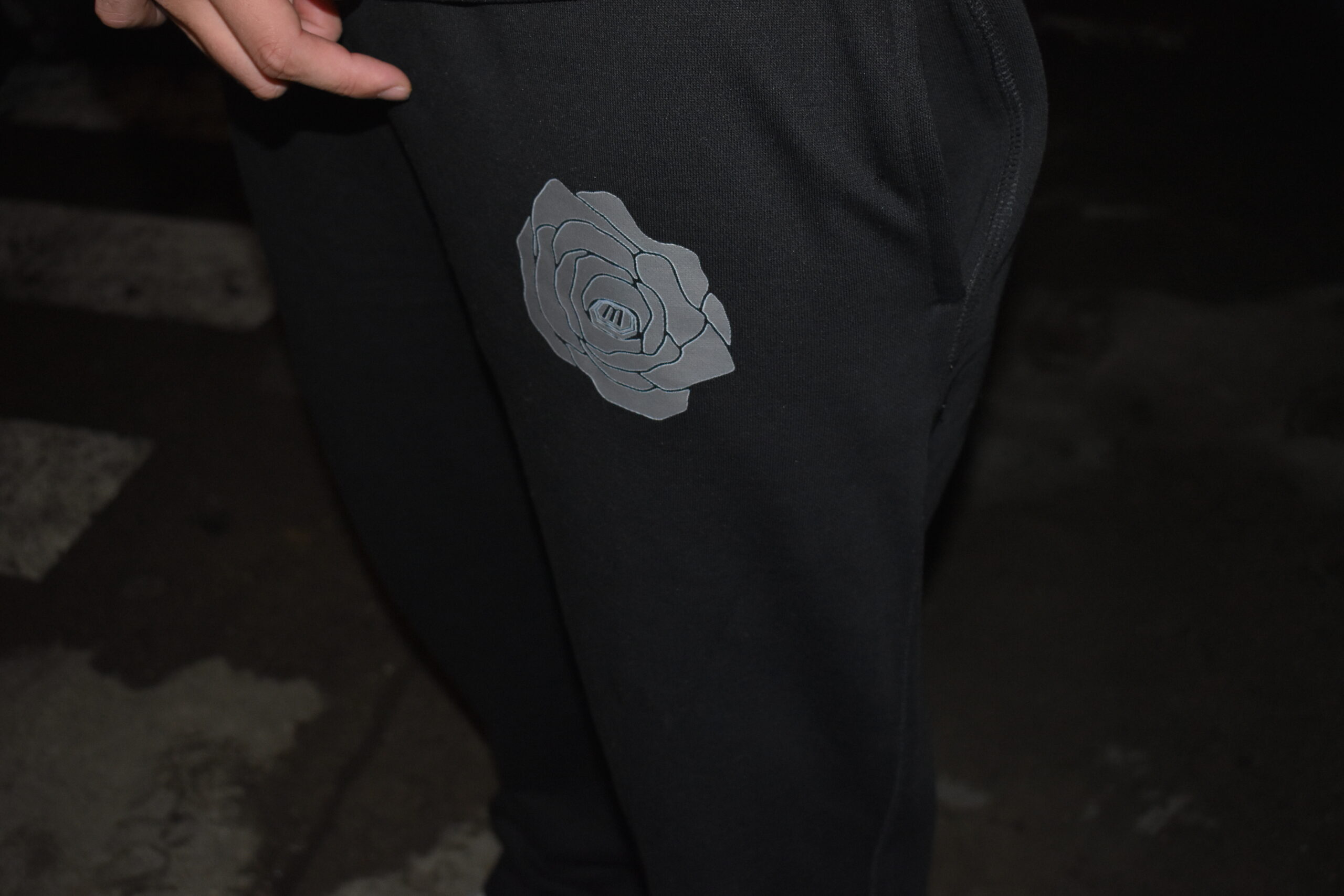 BLACK ROSE TRACKSUIT - Imagen 4